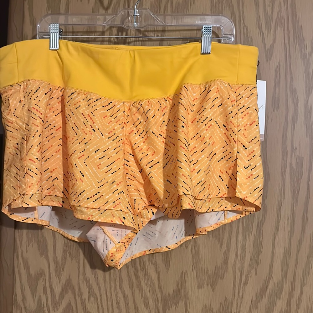 CALIA Women’s Kick it Up Shorts: YELLOW/ORANGE: NWT: SZ XXL